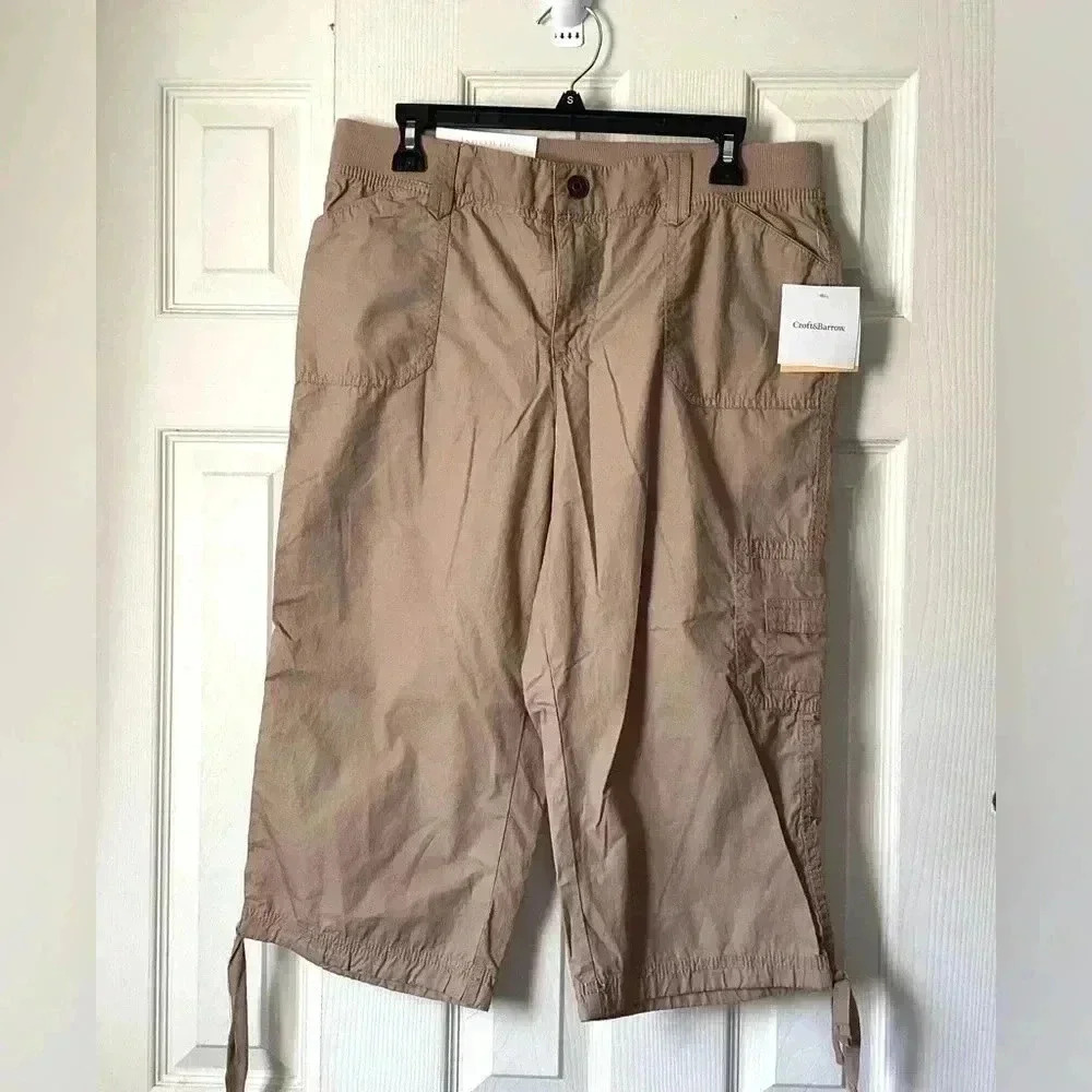 NWT Croft & Barrow Women's Capri Cargo Pants Size 12  Beige Cotton Ripstop